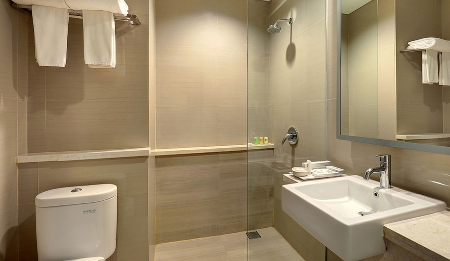 Bathroom 5, Swiss-Belhotel Sorong, Sorong
