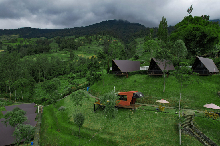 Exterior & Views 15