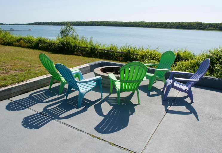 Sport & Beauty 3, The Cove Motel, Barnstable