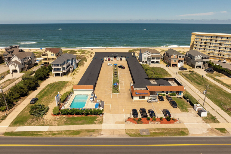 Dolphin Oceanfront Motel, Dare