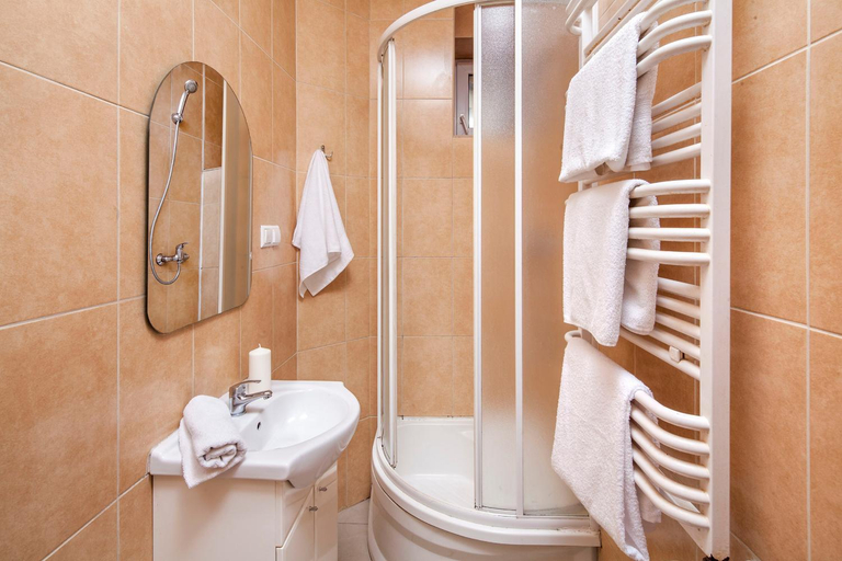 Bathroom 5, Sleepy3city Apartments Abrahama 16, Gdynia