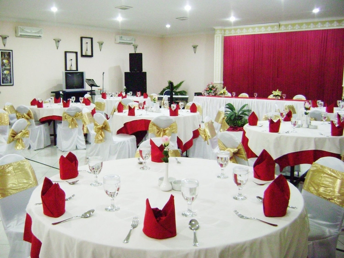 Food & Drinks, Atrium Resort & Hotel, Banyumas
