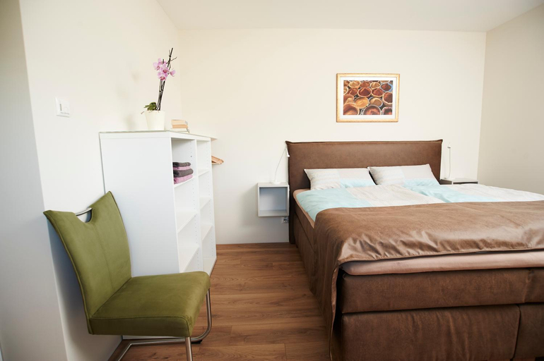Others 2, Doppelzimmer Luneburg, Lüneburg