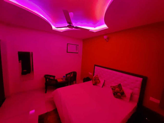 Bedroom 1, AK Residency, Dehradun
