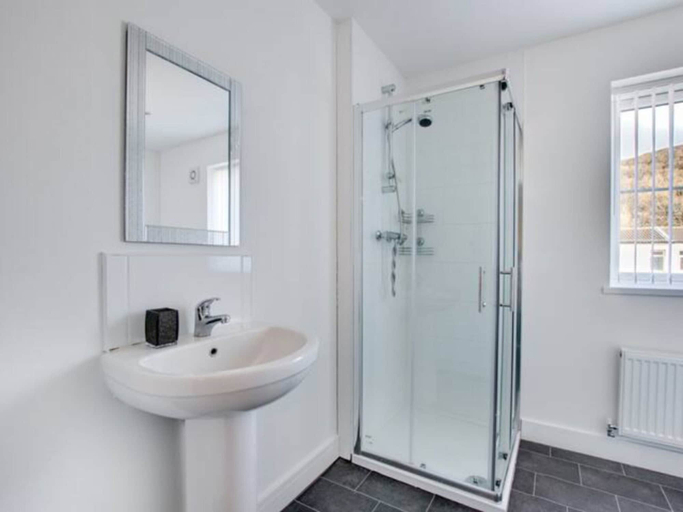 Bathroom 5, Coastal Lookout 2bedroom Apartment, Redcar and Cleveland