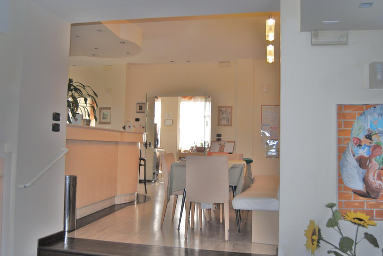Others 5, Hotel Europa, Imperia