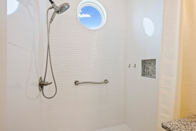 Bathroom 5, Coral Cabana 4 Bedroom Home by RedAwning, Galveston