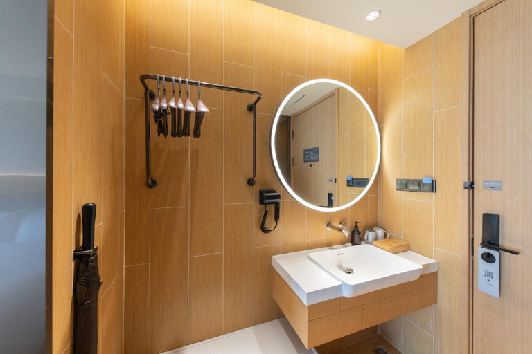 Bathroom 3, Ji Hotel Beijing Headquarters Base, Beijing