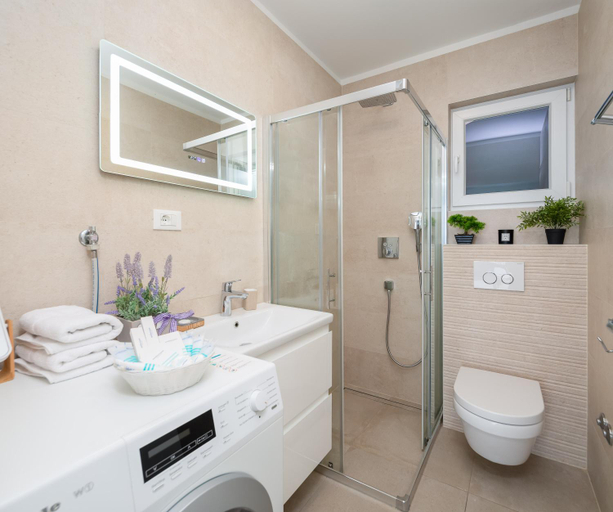 Bathroom 4, Epetium Beach Villa, Split