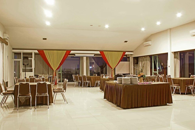 Food & Drinks, Collection O near Paris Van Java formerly Cassa Dua Hotel, Bandung