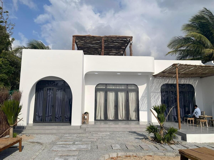 My Hoa Oceanfront Home, Ninh Hải