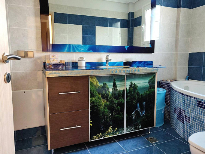 Bathroom, Dimitris Vasos Villa With Sea And Mountain View, Central Greece