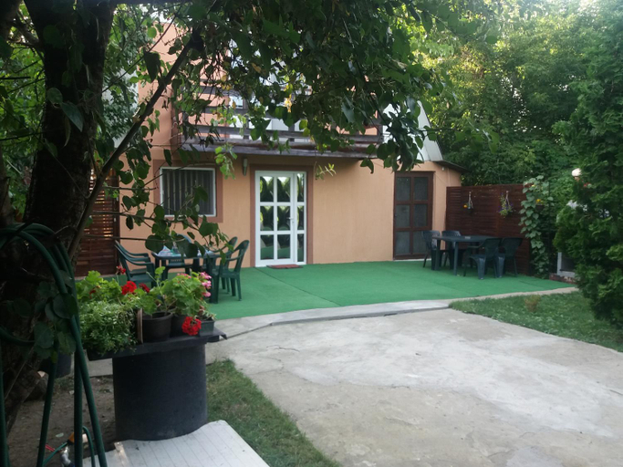 Others 5, Casa Stela, Tomesti