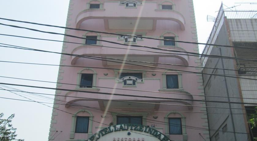 Exterior & Views 17
