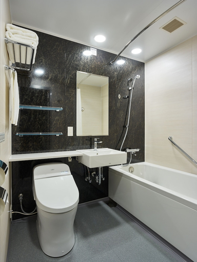 Bathroom 5, Mitsui Garden Hotel Kanazawa, Kanazawa