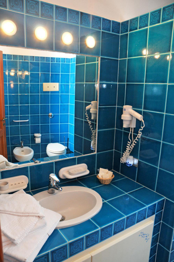 Bathroom 3, Hotel Il Piccolo Golf, Olbia-Tempio