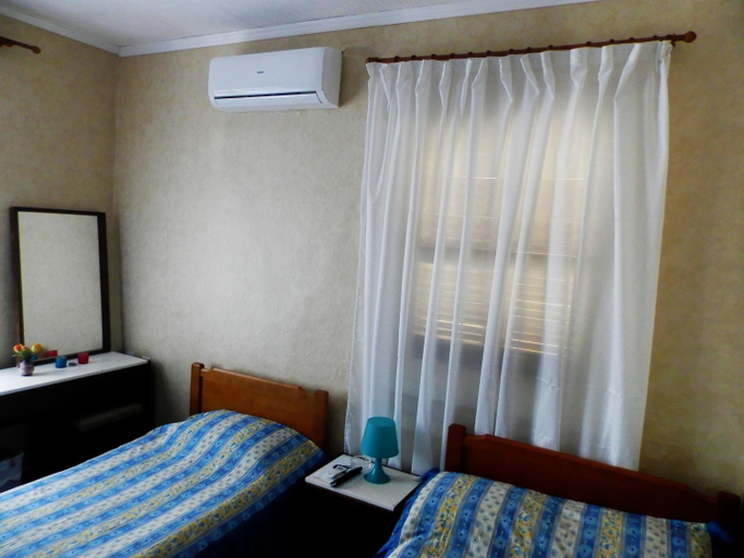 Bedroom 3, Akanthos Hotel, Central Macedonia