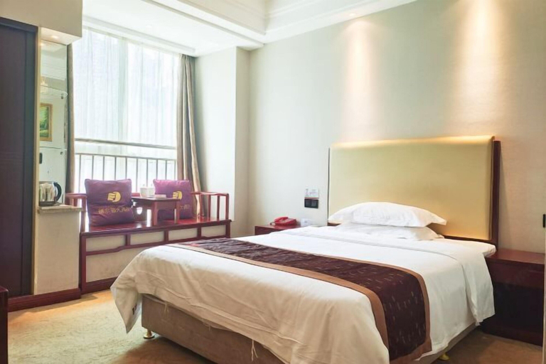 Bedroom 5, Yiaihu Hotel, Ezhou