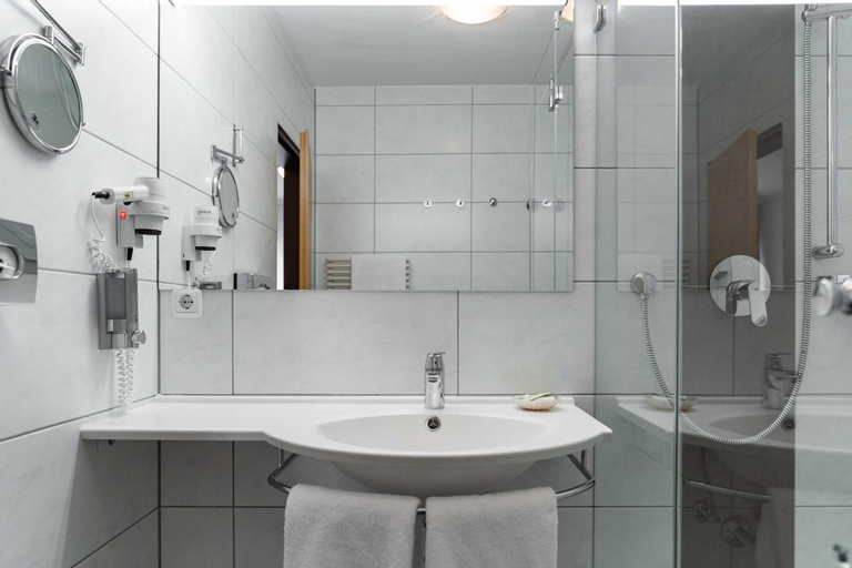 Bedroom 4, Hotel Wolfringmuhle, Schwandorf