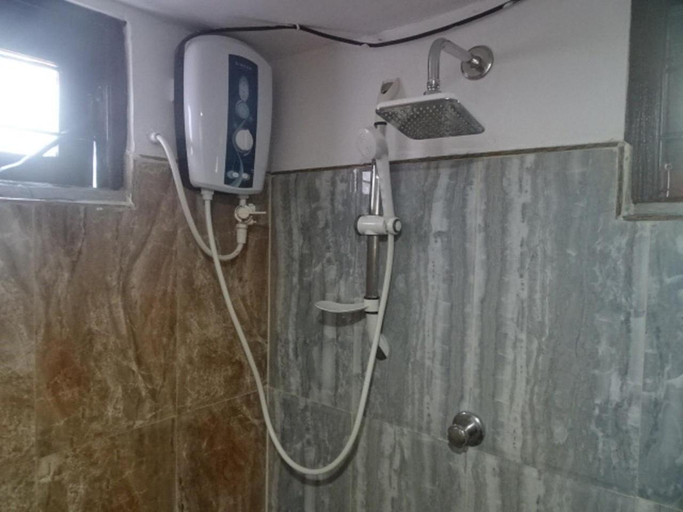 Bathroom 1, Lovely lodge & Hostel, Dambulla