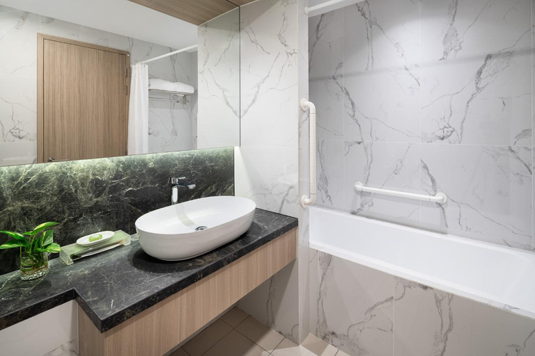 Bathroom 4, Park Avenue Clemenceau, Singapore