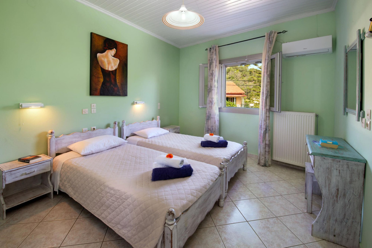 Room 3, Chrisoula in Longos With 2 Bedrooms and 1 Bathrooms, Ionian Islands