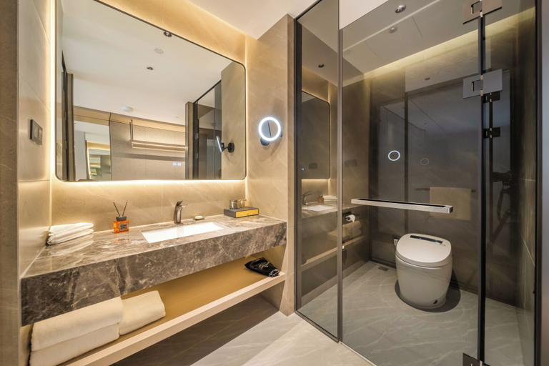 Bathroom, Howard Johnson By Wyndham Prospect Hotel Rugao, Nantong