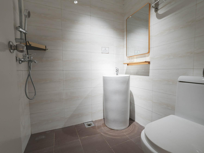 Bathroom 8
