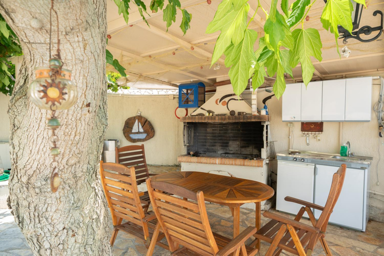 Others 4, Agnanti Studios, Ionian Islands