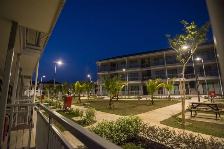 Exterior & Views