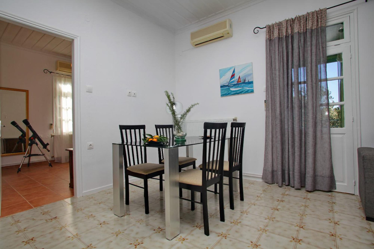 Room 4, Cherry Cottage in Skopelos, Thessaly
