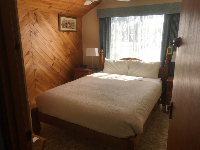 Others 5, Lakeside Chalet & Studio, Indigo - Pt A