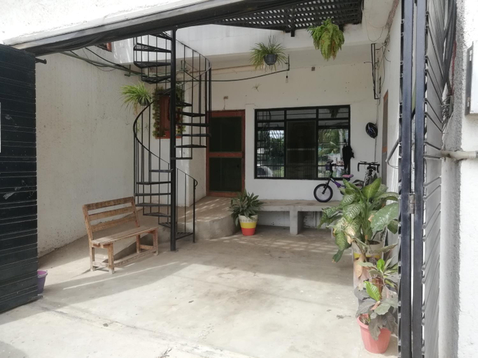 Others 3, BM Zihua Casa de Huespedes, José Azueta