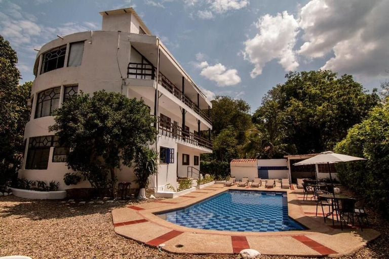 Exterior & Views 2, YULUKA HOSTEL, Apulo