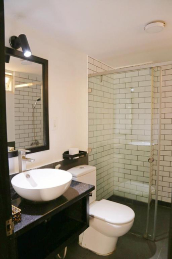 Bathroom 5, Kly Boutique Hotel, Huế
