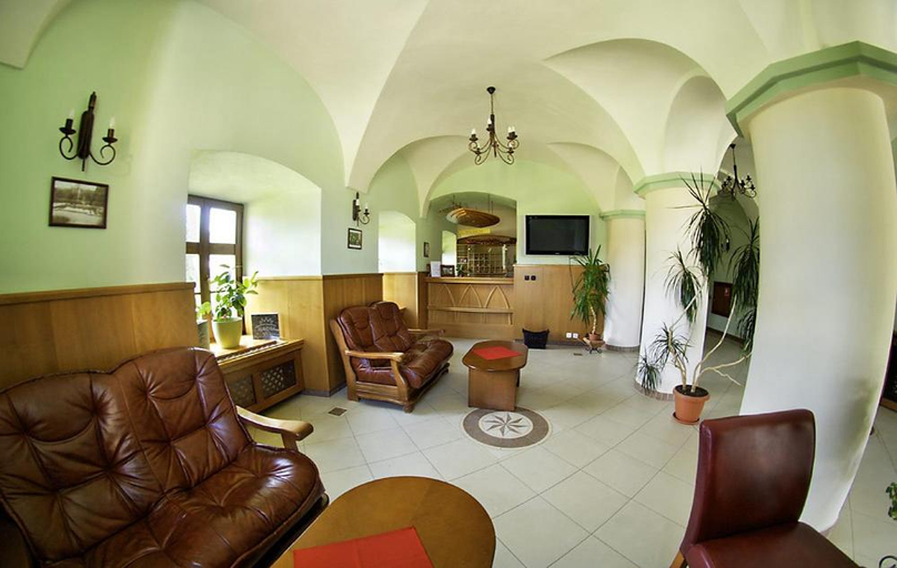 Public Area 2, Kastiel Lucivna, Poprad