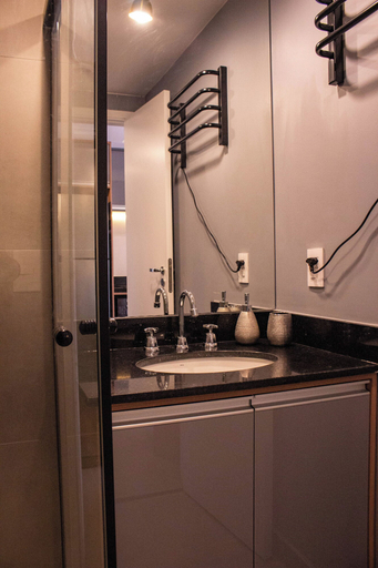 Bathroom 2, Belint Paulista, São Paulo