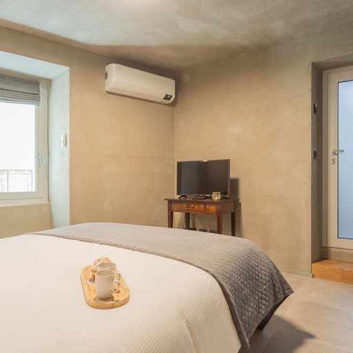 Room 4, Gaia Suite Nearby Urio s Castle, Como