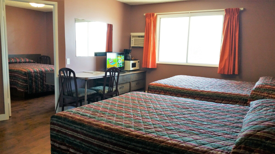 Bedroom 3, Viking Lamplighter Motel, Division No. 10