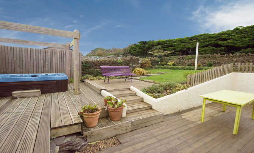 Others 4, Bridge Cottage Croyde 3-4 Bed, Sleeps 8, Hot Tub, Devon