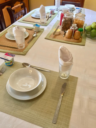 Food & Drinks, Hae Bed and Breakfast, Thabo Mofutsanyane