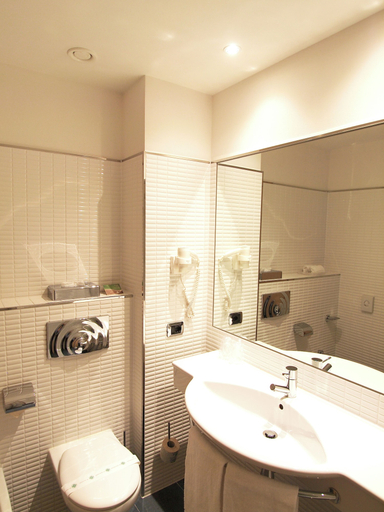 Bathroom 4, Tower Hotel, Varese