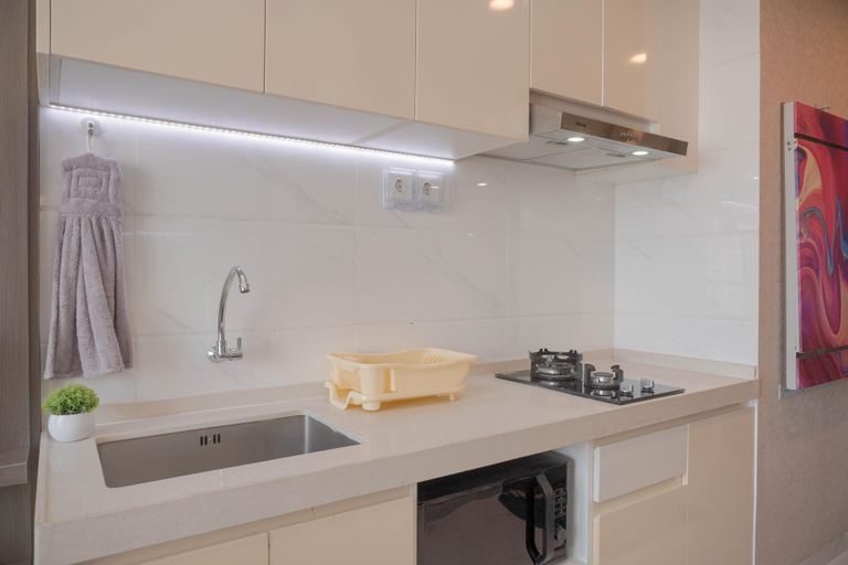 Others 4, Comfort and Good Place Studio at Sky House BSD Apartment By Travelio, Tangerang Selatan