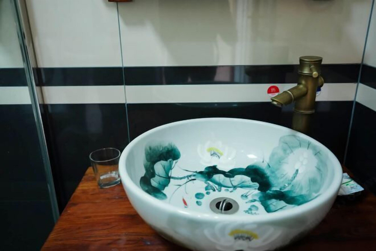 Bathroom 3, Yuyun Hostel, Taizhou