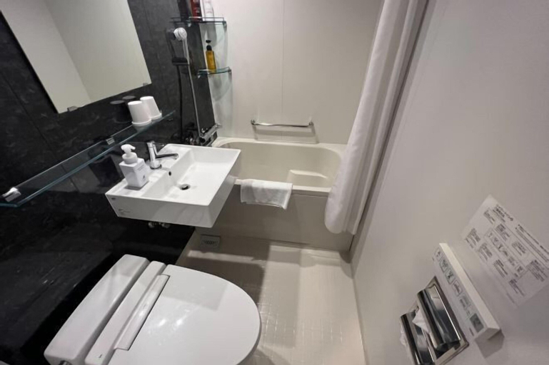 Bathroom 17