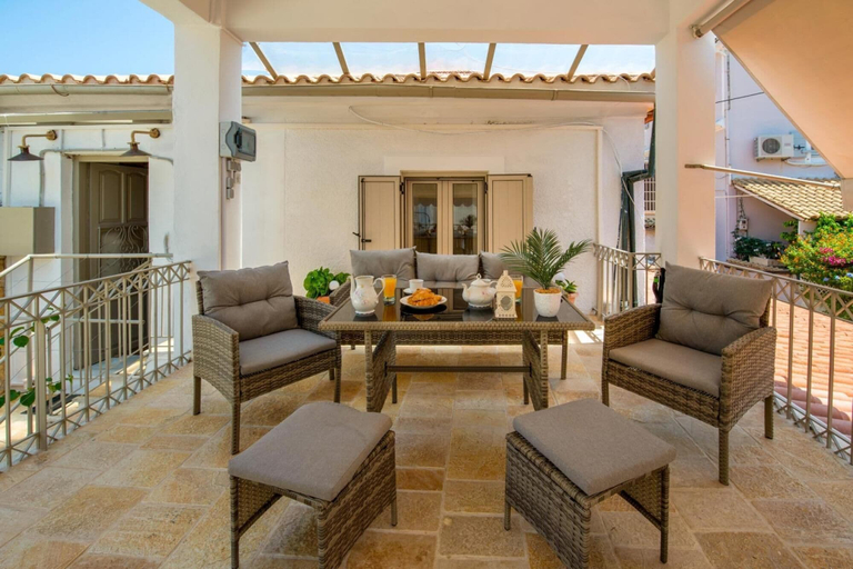 Room 4, Arokaria IV - City Centre Penthouse, Ionian Islands