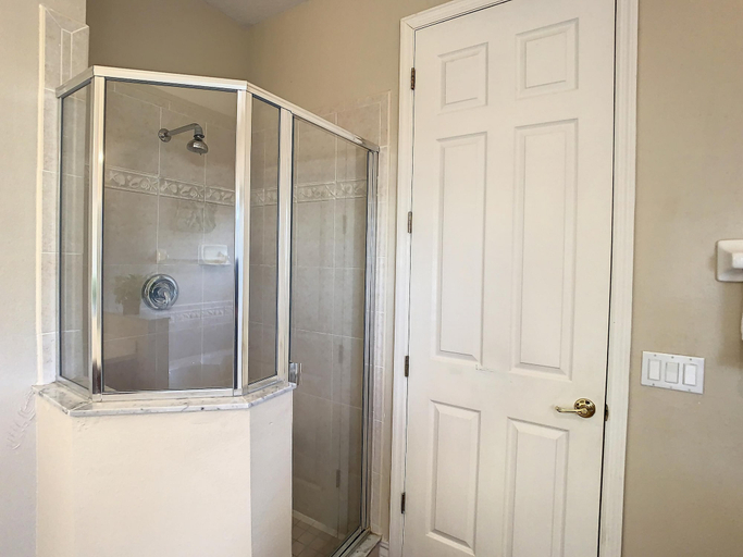 Room 3, Fantastic 7 Bed 6 Bath in Prestigious Gated Comm, Osceola
