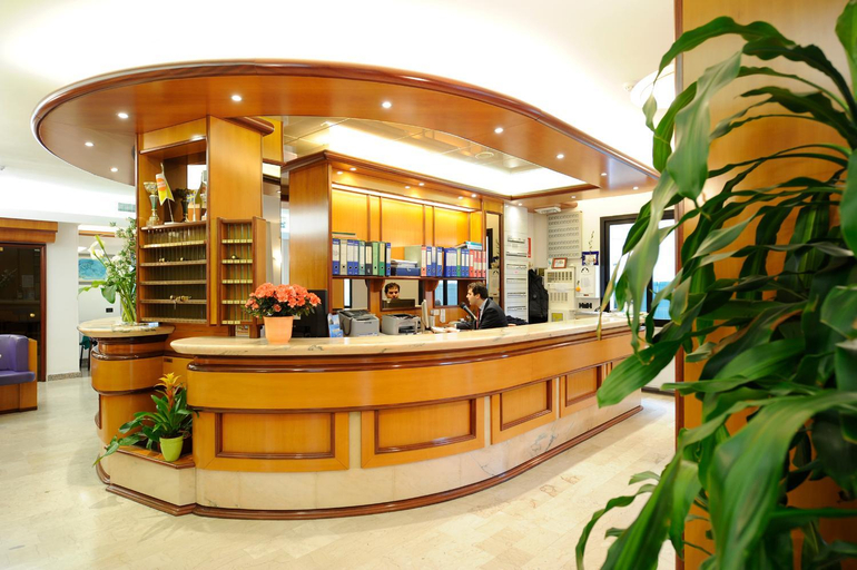 Public Area, Adler, Savona