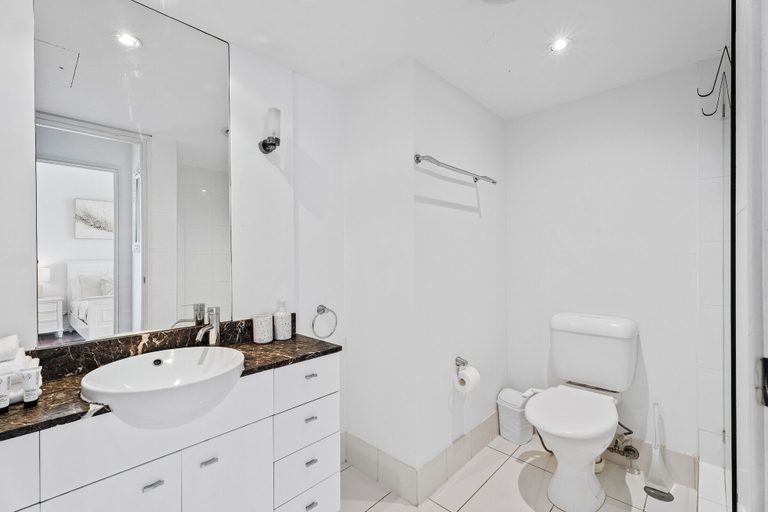 Bathroom 5, Chevron Renaissance - Q Stay, Gold Coast