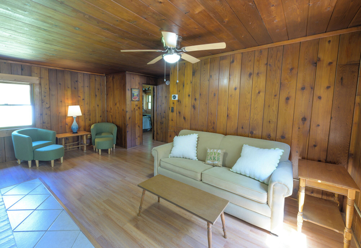 Bedroom 2, Dune Climb Inn, Leelanau